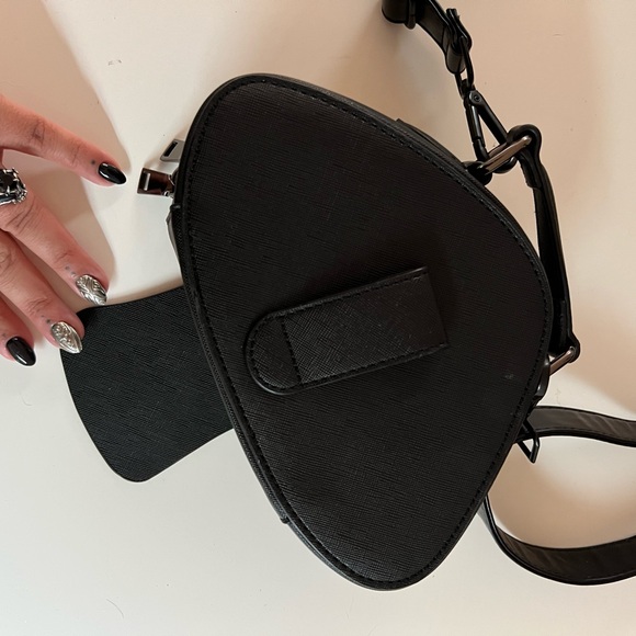 Backstitch Bruja Willow Mushroom bag (black variant) - Picture 2 of 9